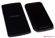 Neben dem Nexus 5 trägt das Moto E...