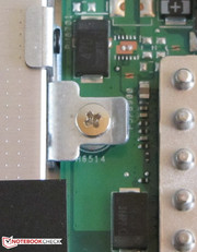 Wird diese Schraube entfernt, ...