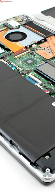 Asus Zenbook NX500JK-DR018H: GeForce GTX 850M trifft auf Core i7 4712HQ. Das kann die Konkurrenz aber auch.