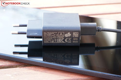 das 10-W-Netzteil des Venue 8 Pro