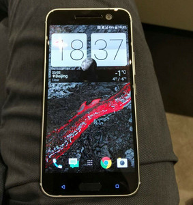 Angeblich das HTC 10 oder HTC M10 (Bild: phonearena.com)