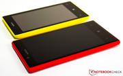 Das Nokia Lumia 720 ist um 0,3 Zoll größer als das gelbe Lumia 520.
