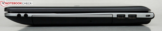 Rechte Seite: Kopfhörer, Mikrofon, DVD-Brenner, 2x USB 2.0, Kensington Lock