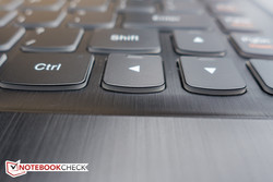 Der Tastenhub ist angemessen, aber das Feedback ist nicht sehr knackig.