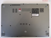 ...die Bodenplatte ist jedoch aus Plastik.