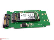 Ein mSATA-SATA-Adapter eröffnet die SATA-6G-Anbindung.