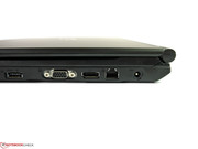 Externe Monitore können analog (VGA) oder digital (DisplayPort) angebunden werden.