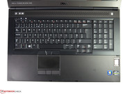 Die Tastatur ist gut, wippt aber im linken Teil etwas nach.