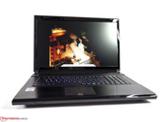 Bei optimaler Sitzposition sind die Displayeigenschaften ansonsten aber gut.