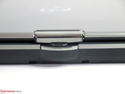 Das zentrale Gelenk ist gut, kann ein leichtes Wackeln bei Bewegung aber nicht verhindern.