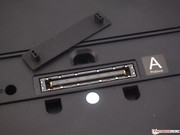 ...befindet sich der Docking-Station-Port