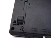 Große Gummi-Standfüße sorgen für Platz zur Belüftung