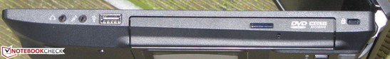 Rechte Seite: Steckplatz für ein Kensington-Schloß, DVD-Brenner, USB 2.0, Mikrofoneingang, Kopfhörerausgang