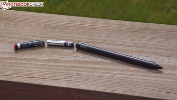 Die AAAA-Batterie lässt sich einfach tauschen.