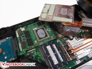 der GPU-Kühler ist an vier Schrauben befestigt