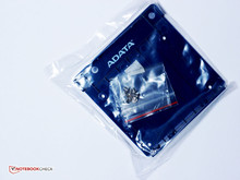 ...Montagematerial für einen 3,5-Zoll-Schacht, ...