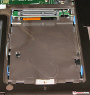 Ein Fach für eine zweite Festplatte ist vorhanden.