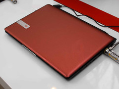 IFA 2010: Die rote Aufmachung spricht Style-Fans an.