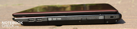 Rechte Seite: 2 x USB 2.0, DVD-Brenner
