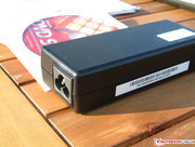 Immerhin ist das Netzteil weder in der Höhe