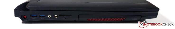 links: Strom, 2x USB 3.0, Mikrofon, Kopfhörer, Kartenleser, FrostCore oder Blu-ray-Brenner