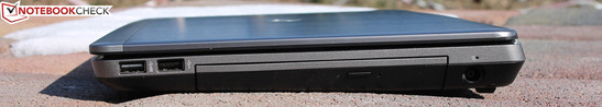 rechte Seite: 1x USB 3.0, USB 2.0, DVD-Multibrenner