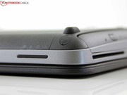 Dies ist kein Kartenleser, hier blinken die Status LEDs für HDD, Akku-Ladung etc.