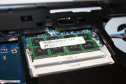 Ein 4-GByte-DDR3-Riegel steckt in einer der beiden Speicherbänke
