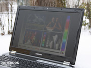 Der Vorgänger RF510 hatte im Durchschnitt 75 cd/m² weniger Luminanz, aber im Akkubetrieb wird sowieso auf 235 reduziert.