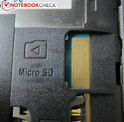 ... sowie ein weiterer Slot für Micro-SD-Karten bis 32 GB.