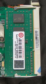 Eine Arbeitsspeicherbank ist vorhanden.