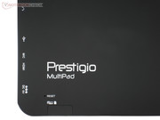 Saubere und leicht ablesbare Beschriftung, Kartenslot an Bord.