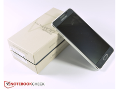 Das Samsung Galaxy Alpha erhält mit dem Galaxy A7 einen großen Bruder (Bild: Eigenes, Galaxy Alpha)