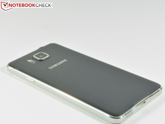 Die neue E-Reihe von Samsung scheint die luxuriöse A-Reihe ergänzen zu wollen (Bild: Galaxy Alpha, Eigenes)