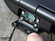 Der serielle Anschluss (COM1) an der Rückseite