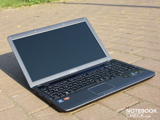 Samsung R525 Eikee NP-R525-JS01DE - kein Spieler aber dennoch ein brauchbarer Laptop.