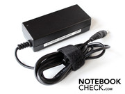 Das kleine Netzteil wiegt nur 248 Gramm.