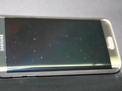Samsung Galaxy S6 und S6 Edge: Clear View Cover verkratzt Display