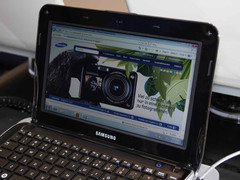 IFA 2010: Samsung NF210 – aber kein mattes Display.