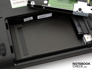 Hier sitzt die 500 GB Festplatte,