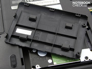 die durch kleine Gummipuffer vor leichten Erschütterungen geschützt ist.