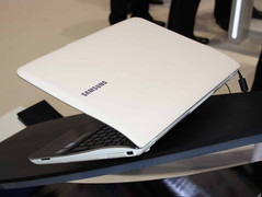 IFA 2010: Samsung SF310: Das Shark-Design zieht Blicke an sich