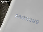 Samsung glaubt es zu wissen und wagt sich in neue Design-Territorien vor.