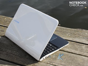 Die elfenbeinfarbene, glatte Optik schmückt die komplette Außenpartie.