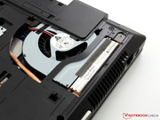 und den Lüfter freilegt (Reinigung).