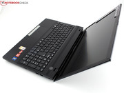 welches sogar hell leuchtet und damit zur Arbeit in der Sonne einlädt.