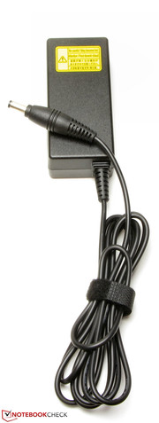 Das Netzteil bringt es auf ein Gewicht von knapp 179 Gramm.