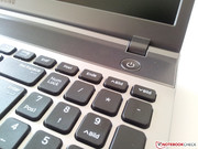 ...und rechts fest in Position gehalten.