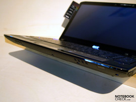 5935 G Vorderseite: Kontrollleuchten, Lautsprecher, CIR