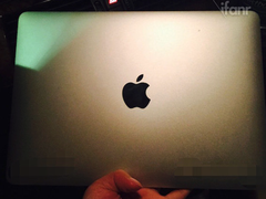 Apple: Erste Fotos zeigen das neue 12 Zoll MacBook Air?